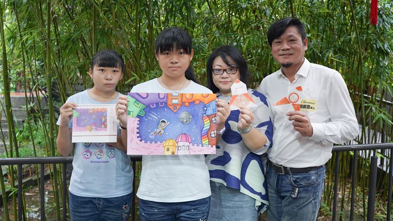 【三立新聞網】顱顏兒以畫抒發「朝夢想前進」 揭不用在乎異樣眼光盼望