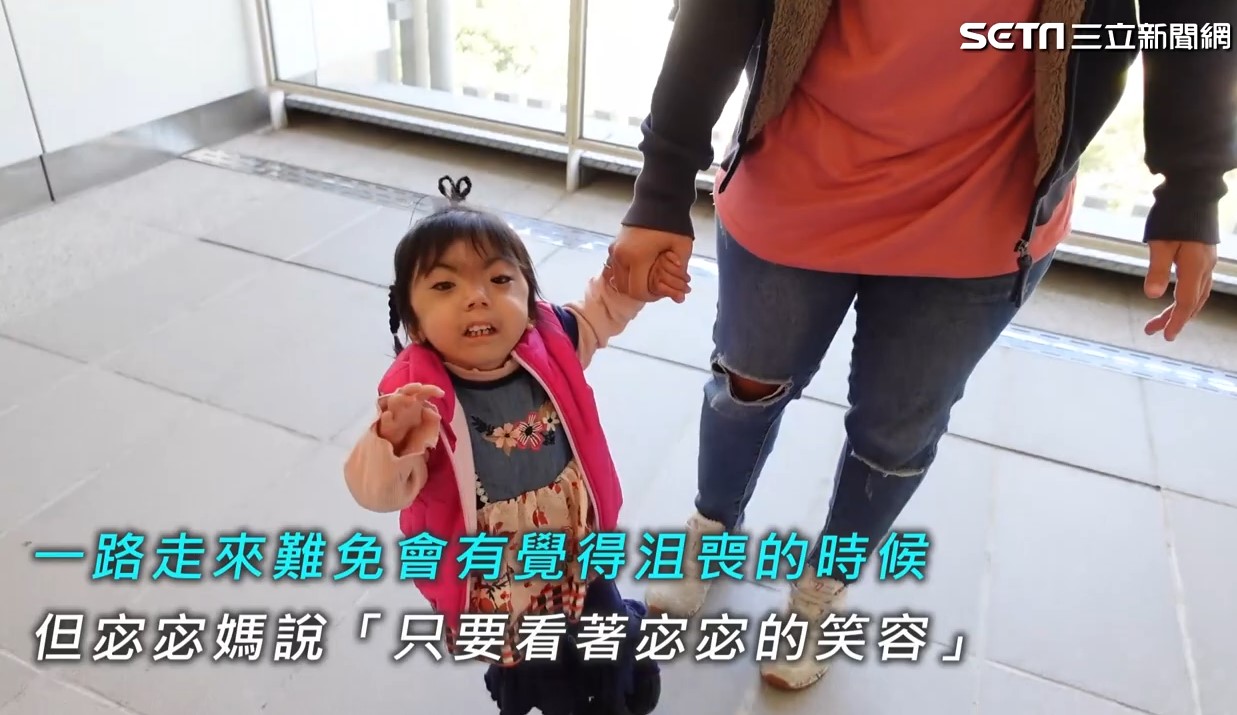 【三立新聞】腭裂罕病童 遭醫診斷「活不過5歲」…母牽她小手不放棄!