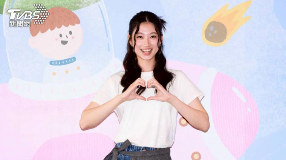 【MSN】李千娜正妹女兒首公開露面哭了 認懷疑自己不夠好：不安與掙扎