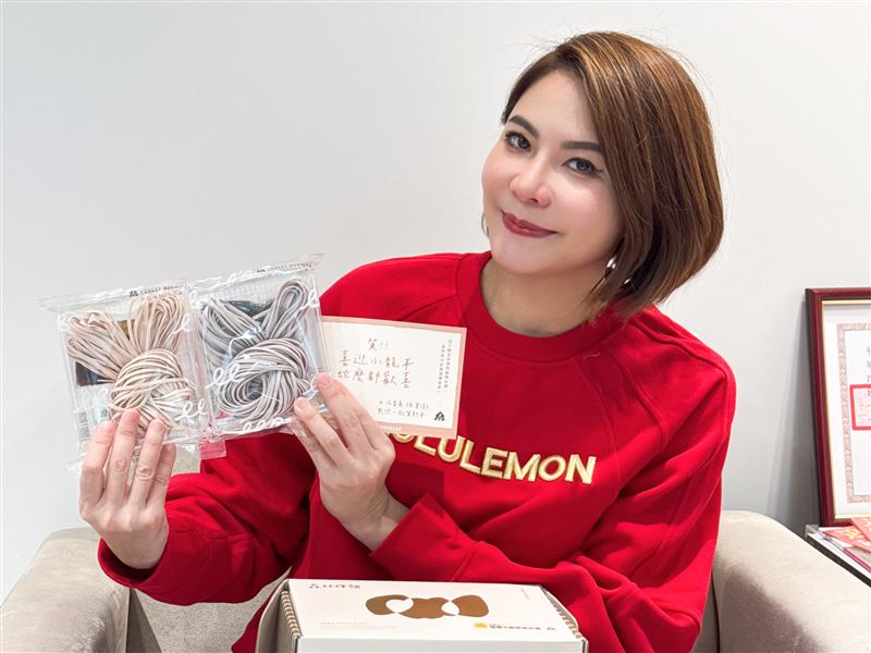 【三立新聞網】年節送暖！陳菁徽關注兔唇寶寶自購拌麵禮盒做愛心　10%捐羅慧夫基金會