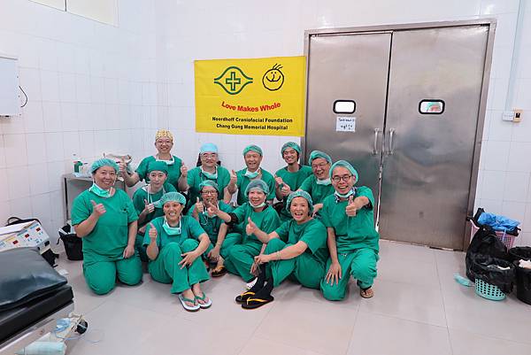 台灣唇顎裂義診醫療團隊.JPG 台灣唇顎裂義診醫療團隊.JPG
