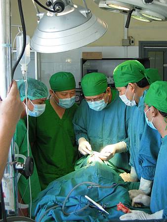 Dr.Lo visit Dr.Vanna & NPH team