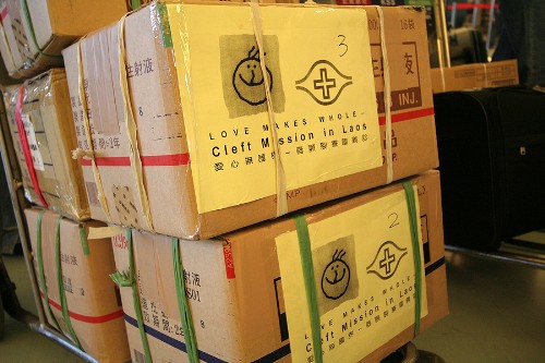 寮國義診.用愛彌補